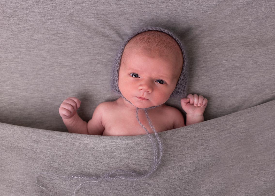 newborn photography awake baby