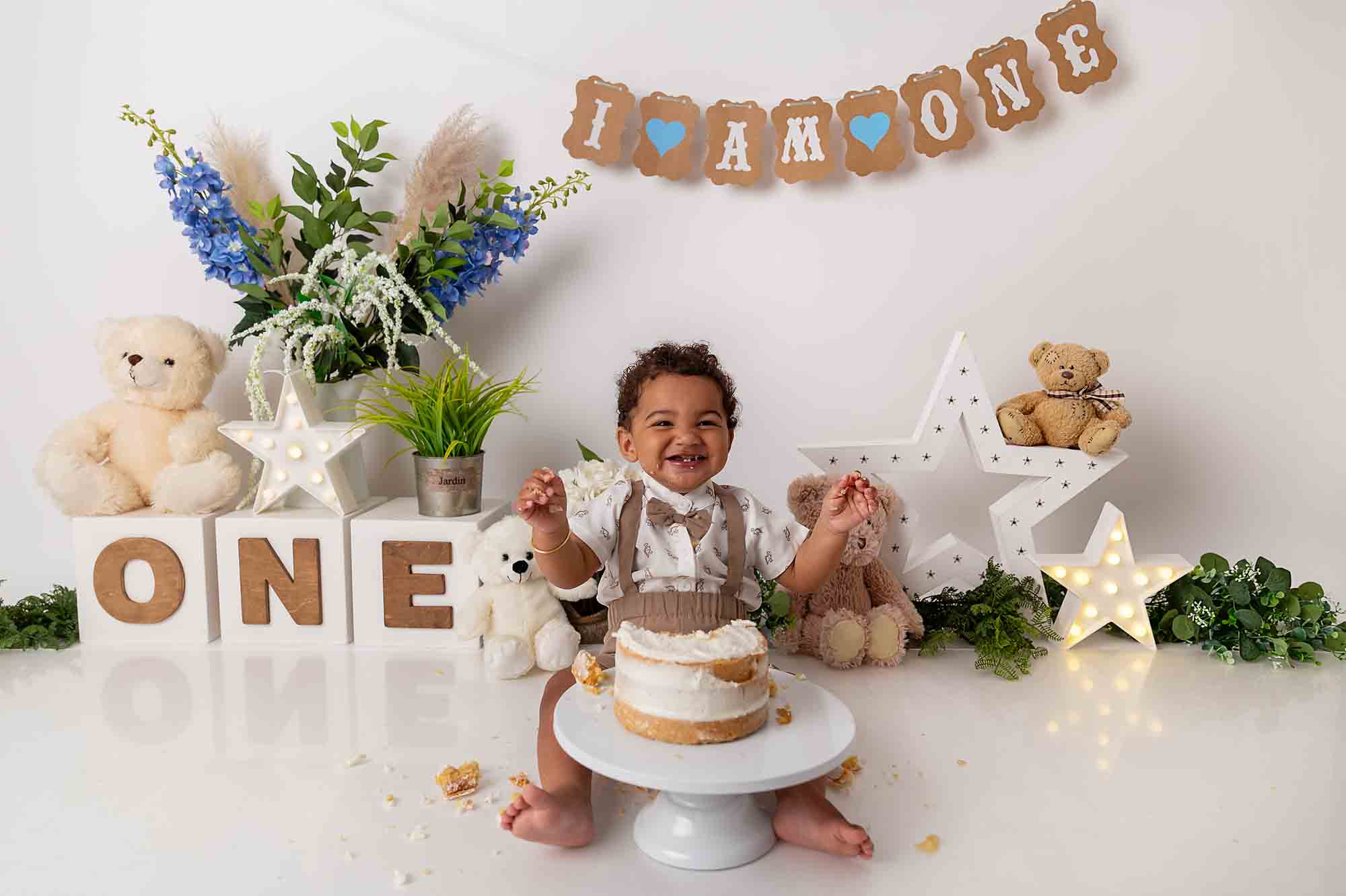 white cake smash