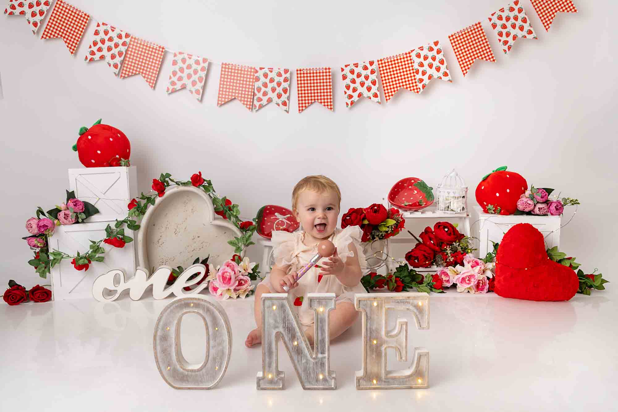 strawberry floral cake smash